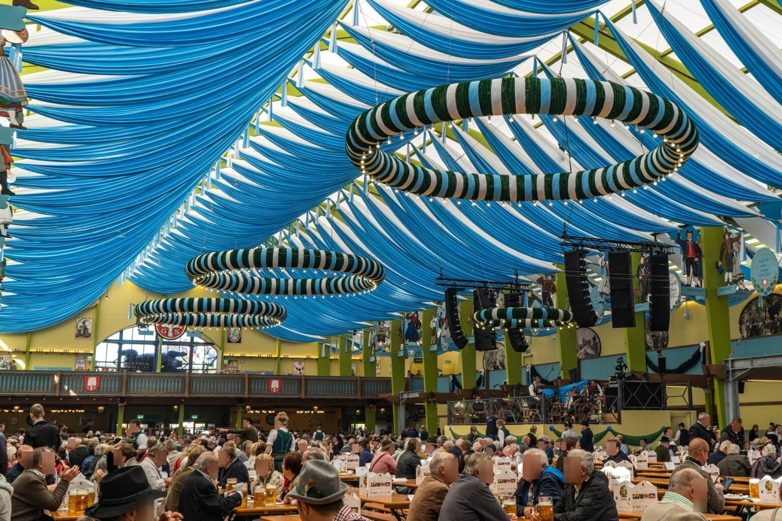 Ochsenbraterei Oktoberfest Tent Guide: Reservations, Photos & More ...