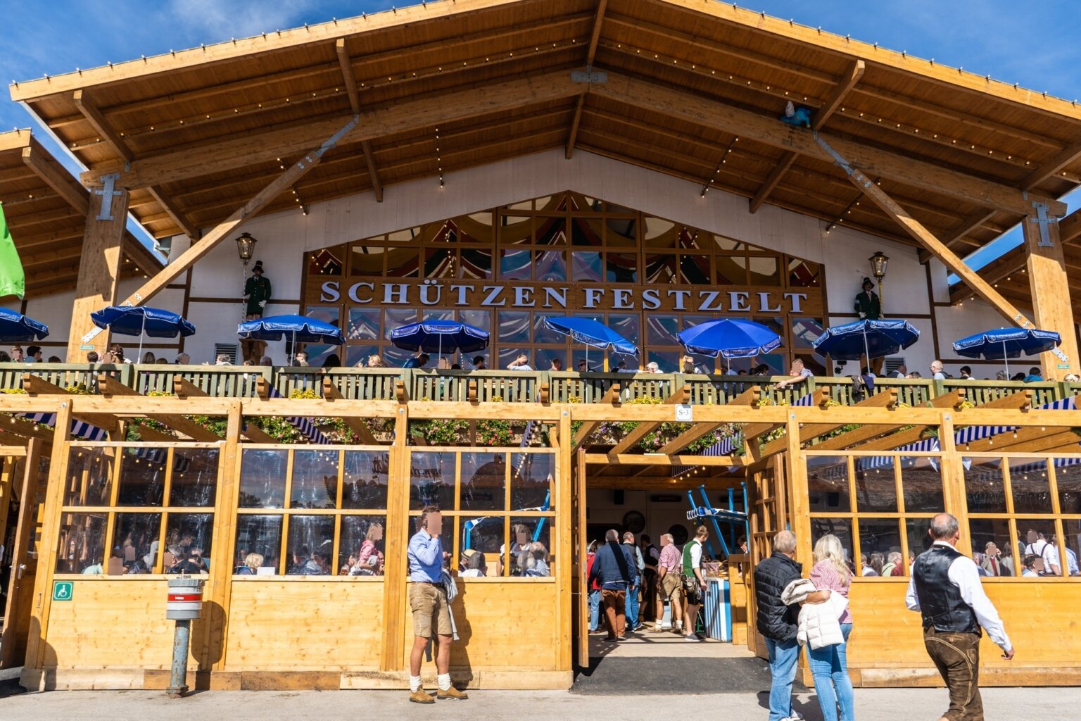 sch-tzen-festzelt-oktoberfest-tent-guide-reservations-photos-more