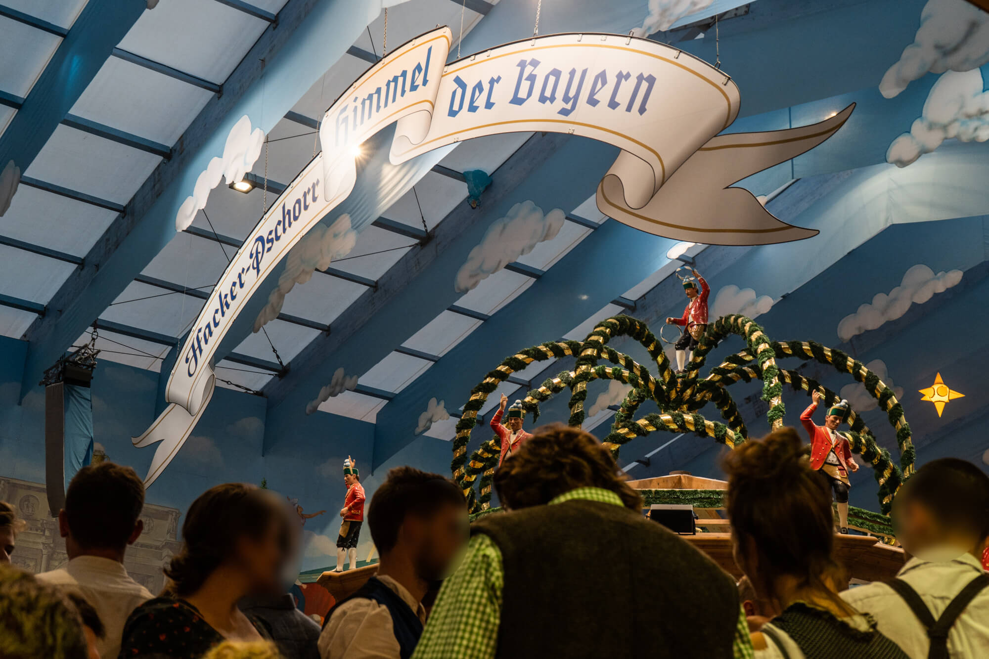 Hacker-Festhalle Oktoberfest Tent Guide: Reservations, Photos & More ...